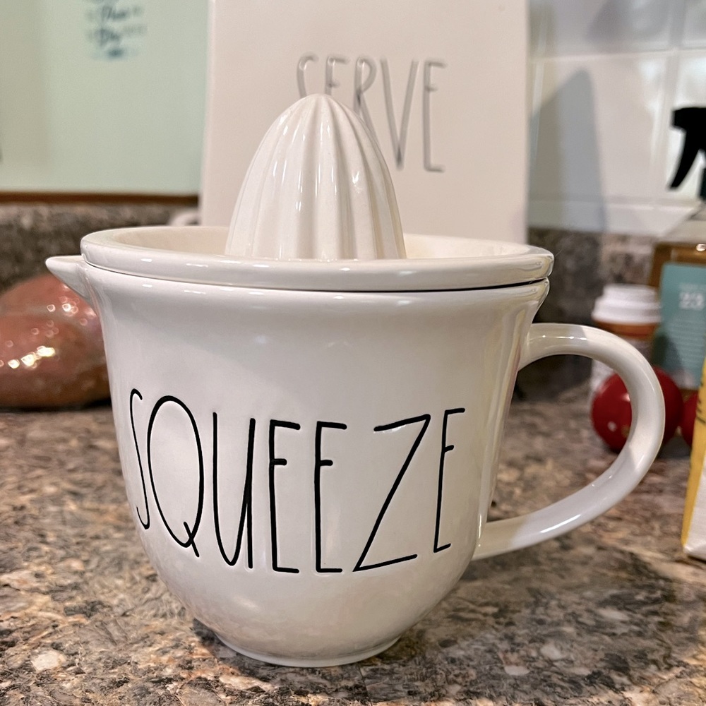 Rae Dunn Squeeze Juicer